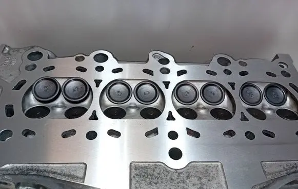 Honda Civic IX Engine head HUMR1A212 r18z1