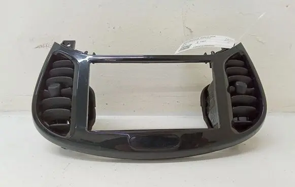 Nissan Juke I F15 Dash center air vent grill 68260