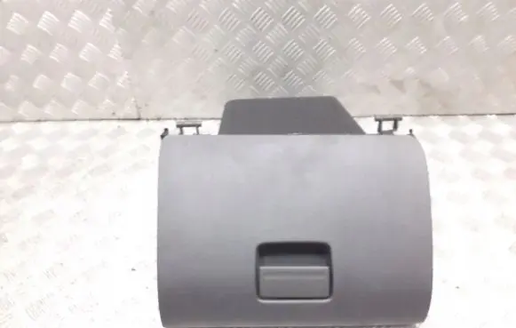 Ford Focus Glove box