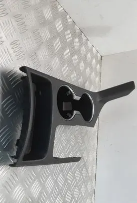 Cup holder front
