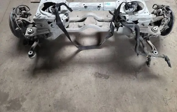 Peugeot 3008 II Rear subframe 9834682180 7HT610 5012690