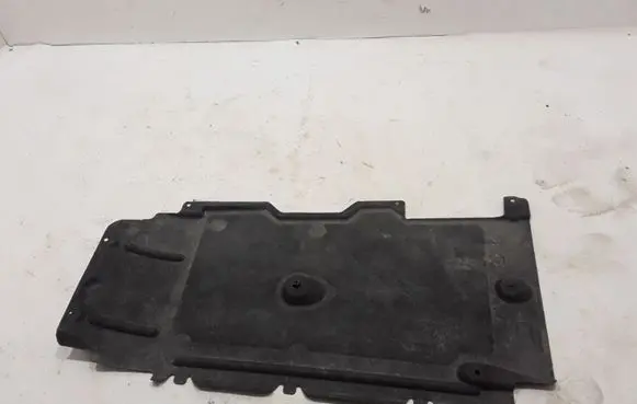Volvo V40 Engine splash shield/under tray 31378224