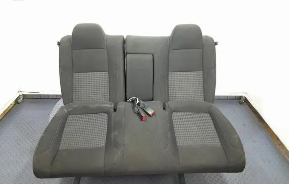 Chrysler Challenger Second row seats 