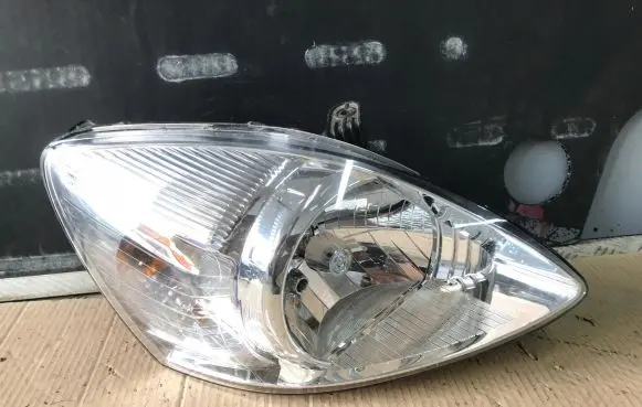 Hyundai Matrix Headlight/headlamp 92101-10010
