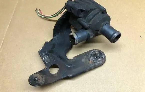 Seat Leon (5F) Electric auxiliary coolant/water pump 5Q0965561 704071160