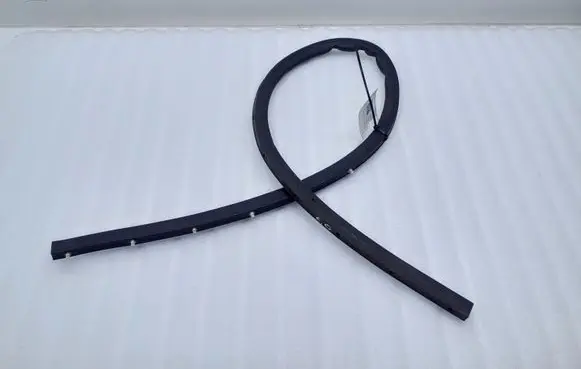 BMW 2 F45 Rubber seal rear door 7298893