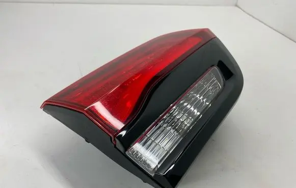 Jeep Grand Cherokee Tailgate rear/tail lights P68142945AF 020818A