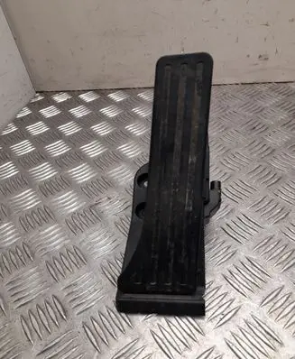 Mercedes-Benz C W206 Accelerator throttle pedal A2233000000