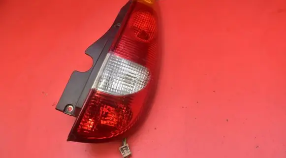 Nissan Almera Tino Rear/tail lights