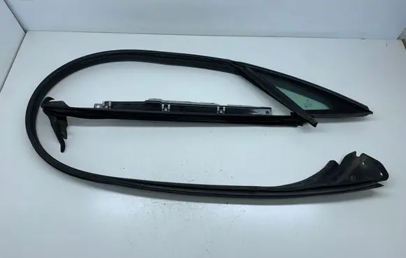 Mercedes-Benz E A207 Rear side window A2076700339 A2076390543