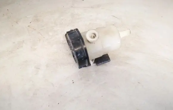 Brake fluid reservoir