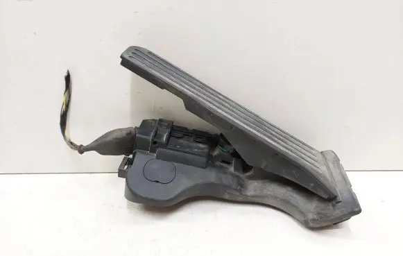 Skoda Superb B6 (3T) Accelerator throttle pedal 1K1723503L 00860001 1K1723503