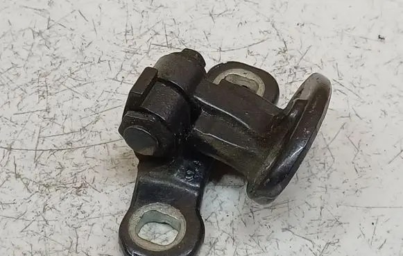 Volvo V50 Rear door lower hinge