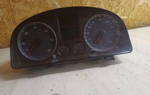 Volkswagen Touran I Speedometer (instrument cluster) 1T0920861A VWZ7Z0D0991884 V0020000