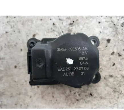 Ford Focus C-MAX Air flap motor/actuator 3M5H19E616AB EAD251270706