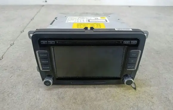 Volkswagen Golf VI Radio/CD/DVD/GPS head unit 