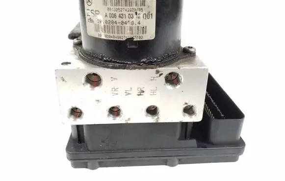 Mercedes-Benz C W203 ABS Pump A0365454032
