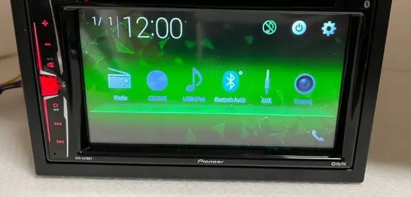 Volkswagen Transporter - Caravelle T5 Radio/GPS head unit trim AVHA210BT