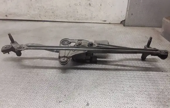 Volvo V70 Front wiper linkage and motor 3397020958 2610073 30796358