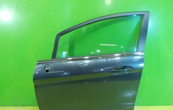 Ford Fiesta Front door PRZOD XP184