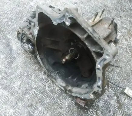 Mazda 323 Manual 5 speed gearbox f5d23 f7f5c7