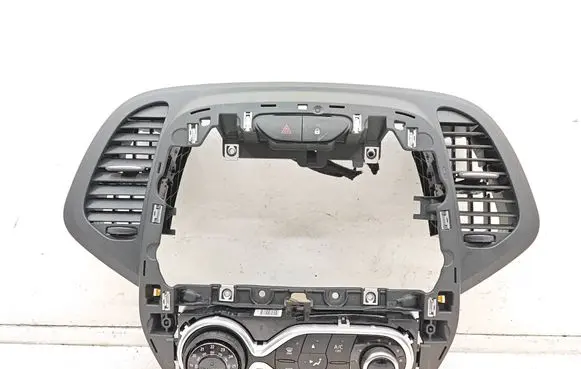 Renault Captur Dash center air vent grill 682602532R 0243640 17042018