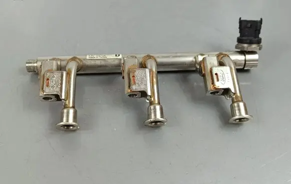 Ford Ecosport Fuel main line pipe CM5G9H487HD