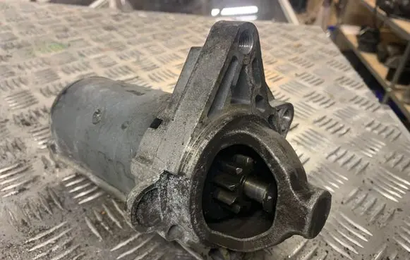 Renault Laguna III Starter motor 8200568535