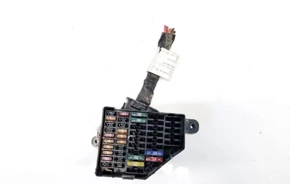 Volkswagen PASSAT B6 Fuse box set 3c0880204e