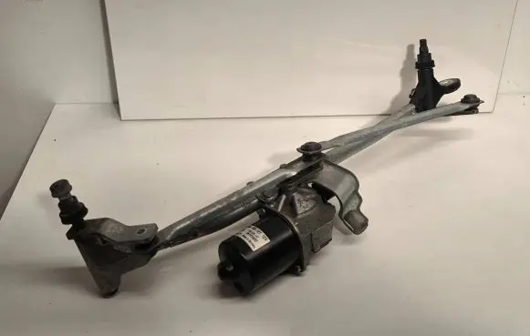 BMW 1 E81 E87 Front wiper linkage and motor 7193036 405121 7447F