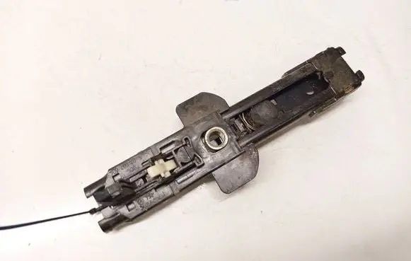 Volkswagen Golf Plus Seat belt adjustment rail 1T0857819 502007010176