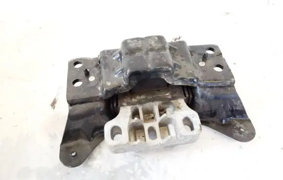Volkswagen Golf VII Engine mount bracket 5q0199555r