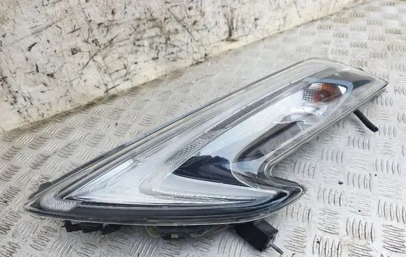 Nissan Juke I F15 Headlight/headlamp 26125BV80A 90049101 FJK14