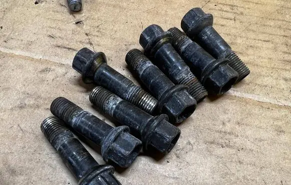 Mercedes-Benz E AMG W213 Nuts/bolts 