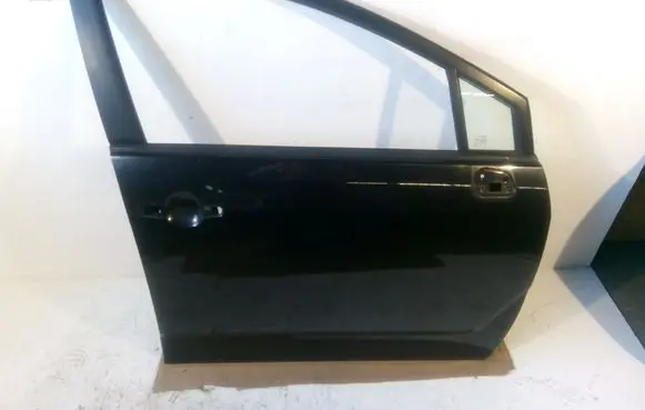 Toyota Corolla Verso AR10 Front door 670010F010