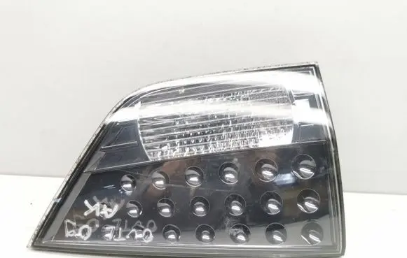 Tailgate rear/tail lights