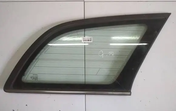 Toyota Avensis T250 Rear side window AS2