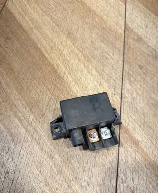 Mercedes-Benz E W211 Charging relay A0025426419 0332002167 12V100A