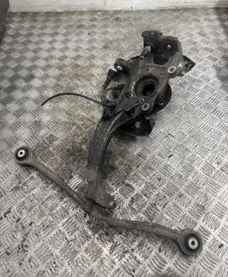 Audi A4 S4 B8 8K Front wheel hub