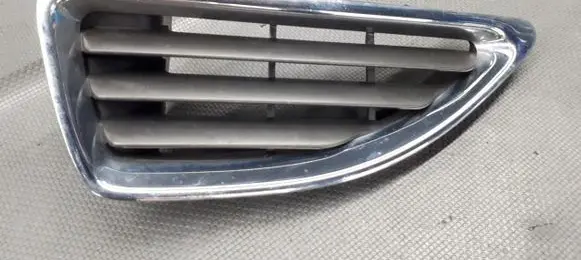Renault Megane I Front bumper upper radiator grill
