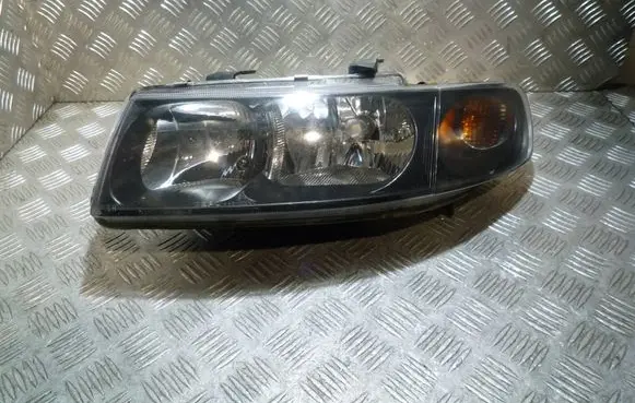 Seat Leon (1M) Headlight/headlamp 4451109L