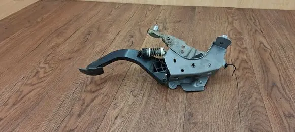 Renault Megane IV Clutch pedal 465038902R 465038211R
