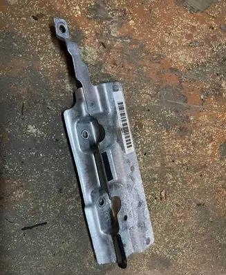BMW 5 F10 F11 Headlight/headlamp mounting bracket 7207165