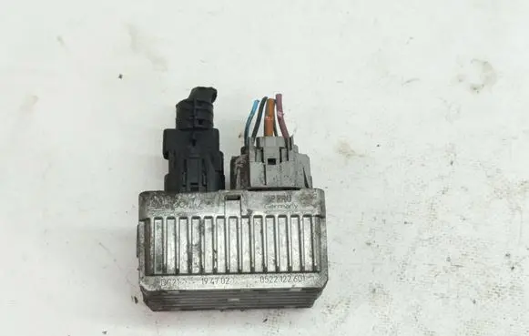 Opel Zafira C Glow plug pre-heat relay 55574293 194702 0522122601