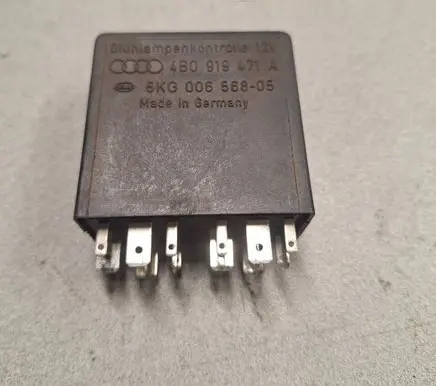 Volkswagen PASSAT B5.5 Other relay 4B0919471A 5KG00656805