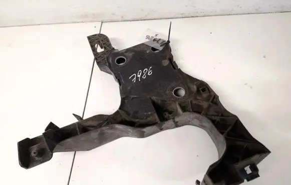 Renault Scenic II - Grand scenic II Headlight/headlamp mounting bracket 8200137496