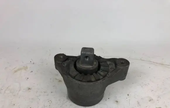 Maserati Ghibli Engine mount bracket 06700389770