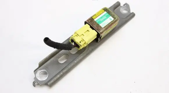 Volkswagen Golf V Airbag deployment crash/impact sensor 8986048020