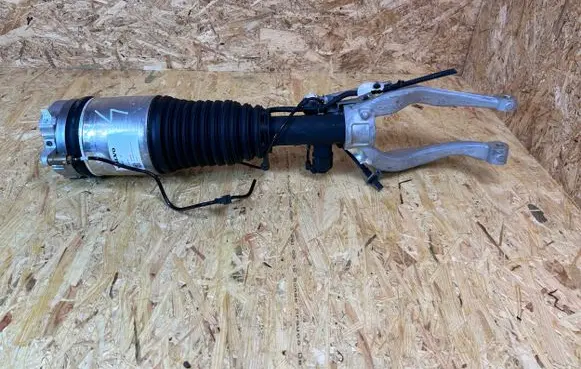Volvo XC60 Front air suspension shock absorber 32269548