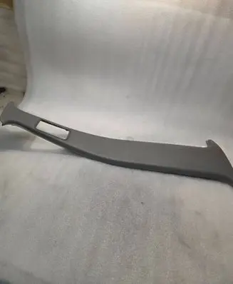 Mercedes-Benz E W124 (B) pillar trim (top) 